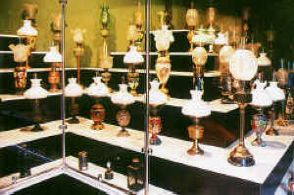Kolekcja lamp naftowych w domu Ignacego Łukasiewicza