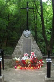 Pomnik pomordowanym w Lesie Grabińskim