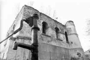 Ruiny synagogi w Rymaowie (obecnie odrestaurowana)